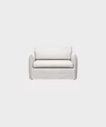 Filippa-loveseat kitinvärisellä Florist-kankaalla