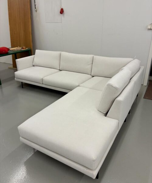 Alternative view of Hakola Gems: Lazy-kulmadivaani, Soft